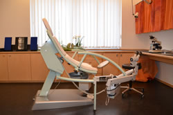 Untersuchungszimmer Dr. Toni Locher